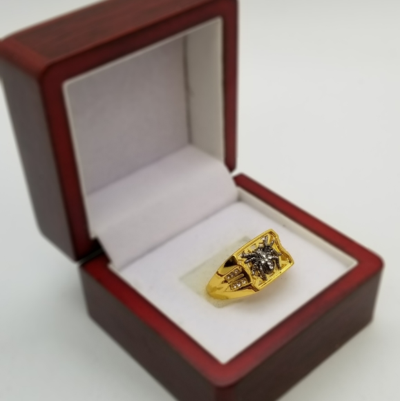 Mans Ring - Picture 2 of 3